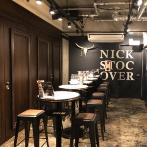 京都駅近くにある肉カフェ「NICK STOCK イオンモールKYOTO店」の内観画像